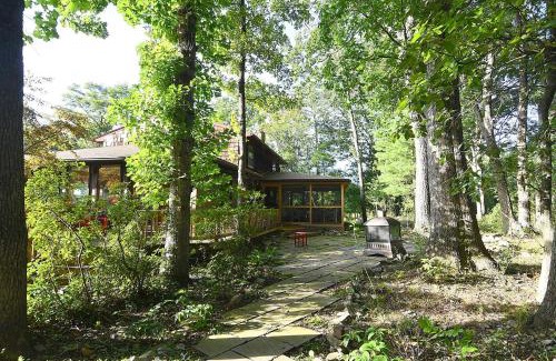 Berkeley Springs Casa | Sleepy View Retreat - Hot Tub, Trail, Hiking, Pet Friendly, Grill, Wifi, Fire Pit, Screen Porch, Family Friendly, Games, King Bed, Secluded, Fireplace, Pond