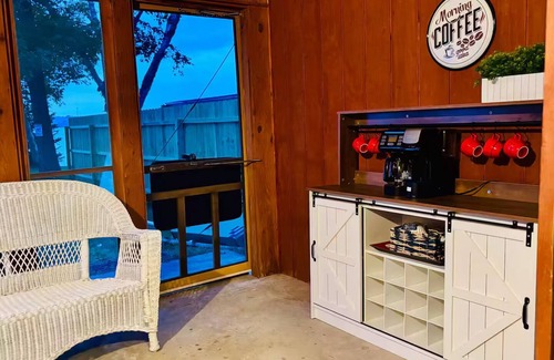 Carp Lake Cabina | Slice of Paradise, Lakefront, near Mackinaw City.