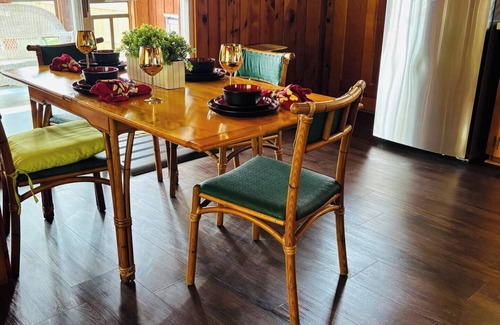 Carp Lake Cabina | Slice of Paradise, Lakefront, near Mackinaw City.