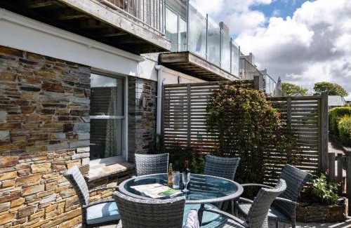 Rock Casa | Slipway 12