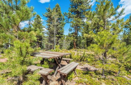 Divide Casa | Slope Summit Rustic A-Frame Cabin w Scenic Views