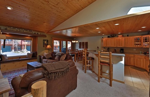 Old Town Casa | Slopeside 204 Kinney 3 Bedroom Townhouse by RedAwning