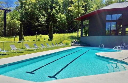 Central Vermont- Killington Casa | SlopeSide Chalet - Pool, Grill, Hot tub, Views