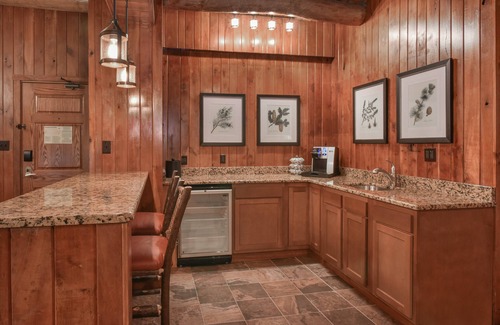 Seven Springs Apartamento | Slopeside Hotel by Seven Springs Resort