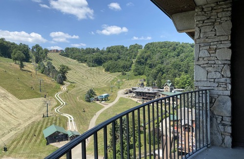 Seven Springs Apartamento | Slopeside Hotel by Seven Springs Resort