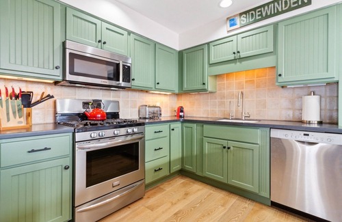 Ludlow Casa | Slopeside In Okemo - Beautifully Renovated Spacious Family Townhouse 3 Bedroom Townhouse by RedAwning