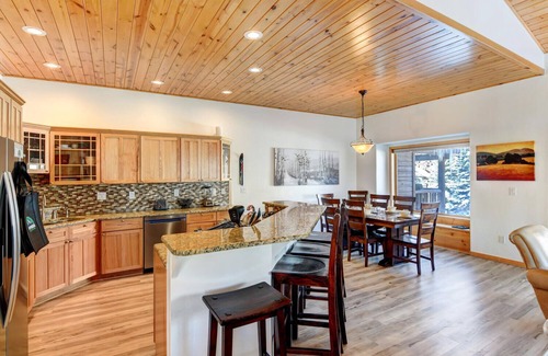 Old Town Casa | Slopeside Luxury Chalet 100 I Hot Tub I Great Views I Best Price I Discounted Attractions