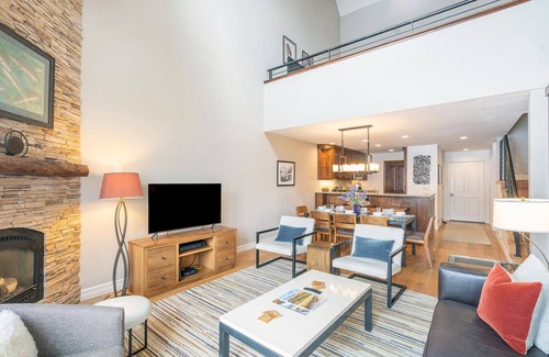 Telluride Condominio | Slopeside Paradise Penthouse At Lift 7, Views, Fireplace, Deck, Hot Tub 3 Bedroom Condo by RedAwning
