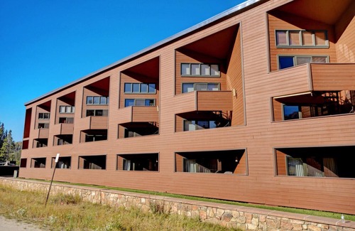 Old Town Casa | Slopeside River Front Luxury Condo 15 I Hot Tub I Views I Best Price I Discounted Attractions