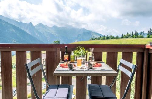 Manigod Casa | Slow Chalet MtBlanc Soleil Ski-inout Nice View Balcony Elevator Parking