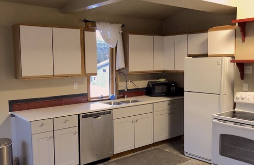 Mendenhaven Casa | Sluice Box - Affordable, Convenient, and near Mendenhall Glacier- DISCOUNTS ON TOURS!