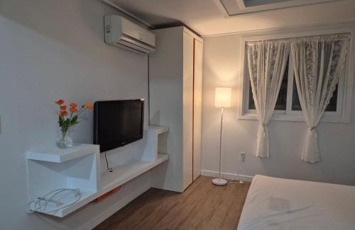 Choryang Casa | Small and Pretty House Near Busan Station, Pet-friendly, Suitable for 2 People