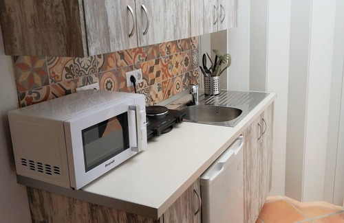 Castillo del Romeral Apartamento | Small apartment by the sea in a fishing village