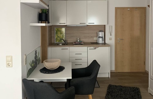 Ludwigshafen Apartamento | Pequeño apartamento de vacaciones con vistas al lago, balcón y Wi-Fi