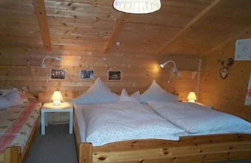 Kleinarl Cabina | Small apartment 2-4 pers, wooden log cabin, cozy, quiet, sunny, close to the center