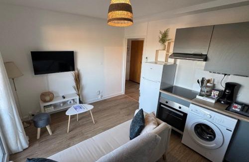 Ramonville-Saint-Agne Apartamento | Small Bubble in Toulouse, France T2-Parking-1KmMetro-WiFi-Cosy