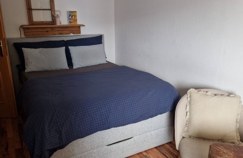 Striesen Casa | Pequeña pero encantadora habitación doble con terraza y jardín compartidos y Wi-Fi