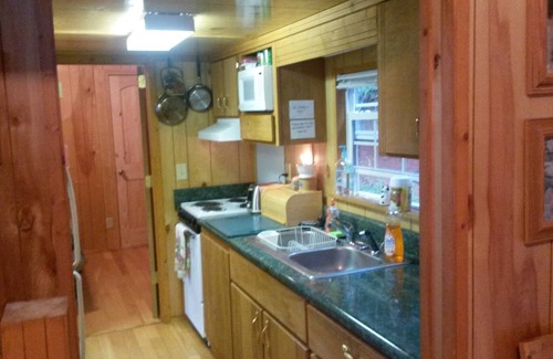 Marble Cabina | Pequeña cabina con 100 'Cascada privada en 24 Acres