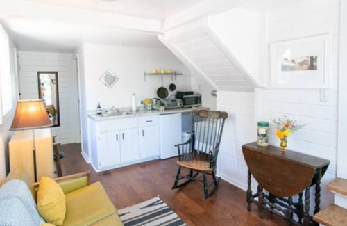 Frazier Park Cabaña | Small carriage house on our little slice of heaven