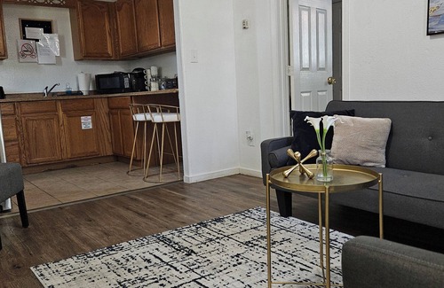 Elko Casa | Small charming 1 bedroom duplex in Elko's tree streets neighborhood