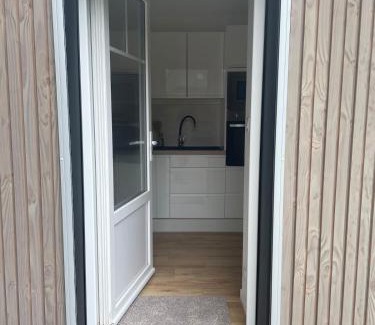 Lannion Apartamento | Small Cocoon Studio For 2 Pink Granite Coast