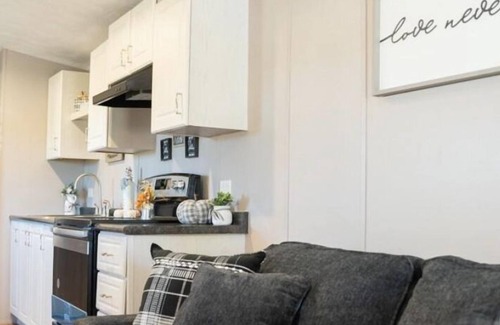 Miller Grove Cabina | Small cottage style cabin
