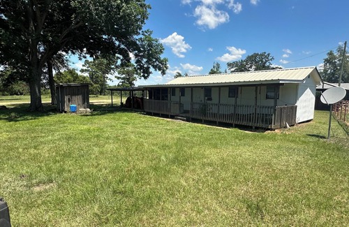 Sneads Casa | Small Country Home on Private Farm In City Limits of Sneads