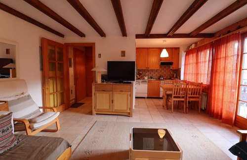 St. Luc Apartamento | Small, cute and cozy apartment on the ground floor of a building located approx. 100m from the shutt