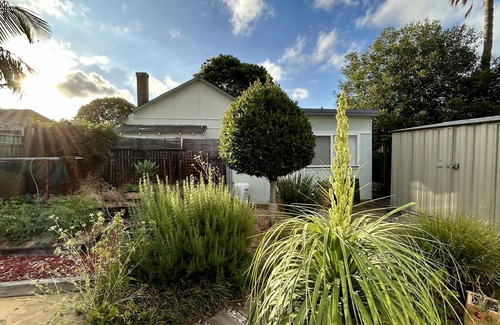 Forster Casa | Small cute comfy home. Private and close to town and lake.