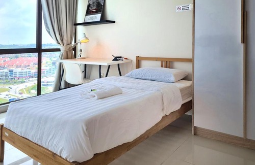 Taman Mount Austin Apartamento | Small family 3 pax studio high floor Palazio Apartment Taman Mount Austin by GDRAGON HomeStay