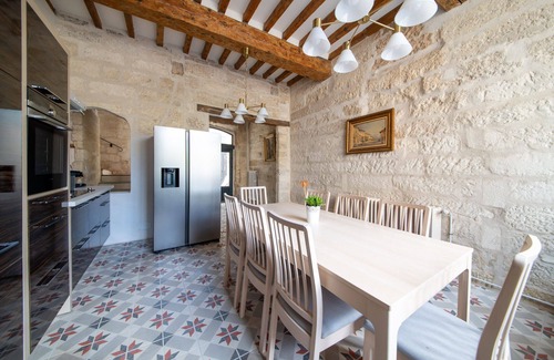 Villeneuve-les-Avignon Casa | Small Hotel Particulier of the XVI in the heart of the historic center, 5 minutes from Avignon