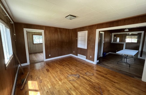 Oshkosh Casa | Small home close to EAA. Not a five star hotel, but a good way to save.