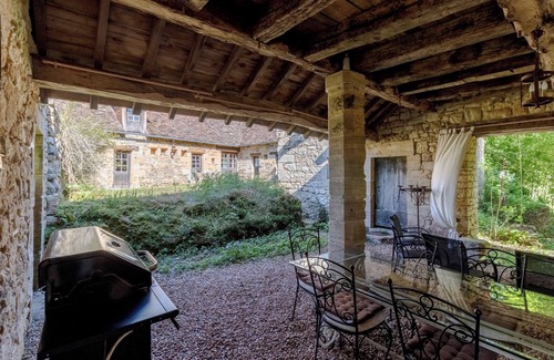 Cherveix-Cubas Cabaña | Small house "Gite Le Buisson" with private pool, private terrace and Wi-Fi