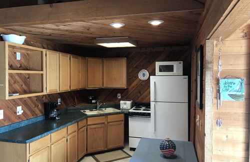 Maplewood Casa | Small house on Okauchee Lake!