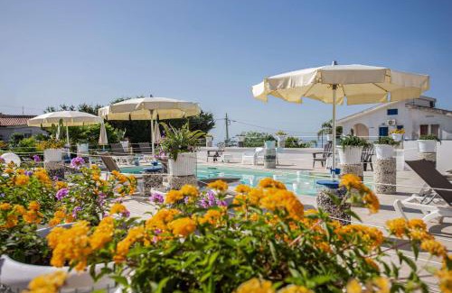 Fontane Bianche Apartamento | Small Luxury apartments Pool and sea view - Stella Del Mare