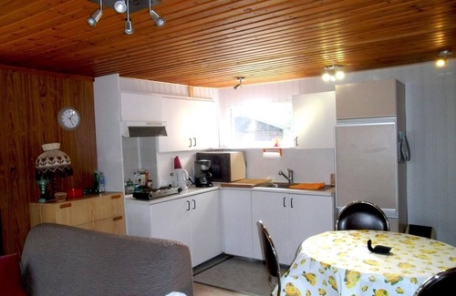 Chanly Chalet De Esquí | Pequeño chalet nostálgico Sara