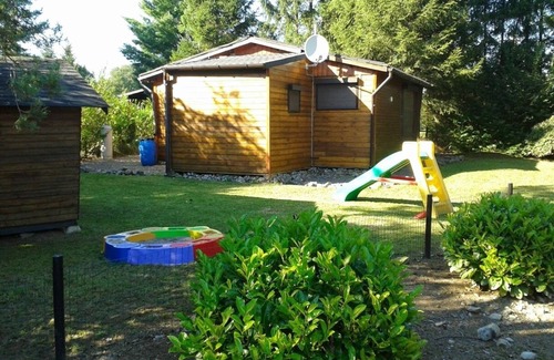 Chanly Chalet De Esquí | Pequeño chalet nostálgico Sara