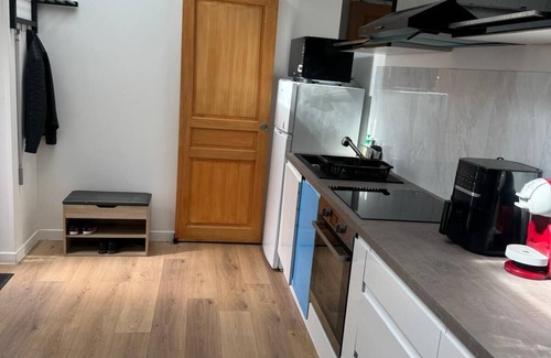 Bouffemont Chalet De Esquí | Small outbuilding in leafy setting close to Paris and Chantilly.