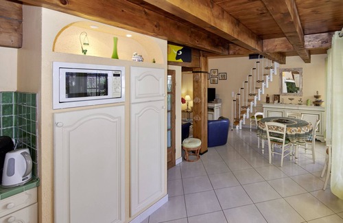 Arles Apartamento | Pequeño paraíso cerca de Arles en Provenza, gran terraza y piscina.