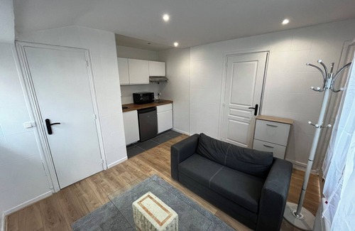 Bobigny Casa | Small pavilion, Jacuzzi, Barbecue, Terrace, Netflix, Canal+, Disney+.