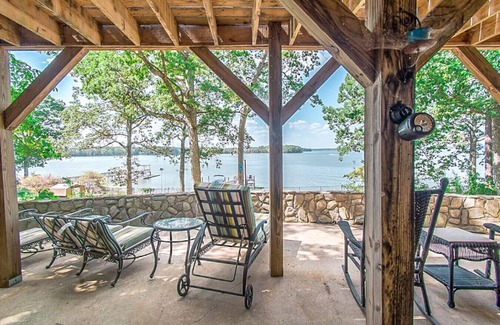 Southmont Apartamento | Small piece of heaven on the lake - King suite
