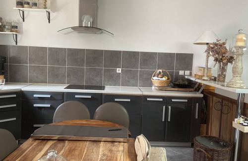 Beaurecueil Casa | Small, quiet T4 house with garden and terrace.