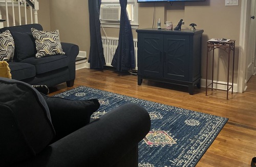 Hillside Casa | Small room in Hillside,NJ, Businessmen, airline employees, Traveling Nurses