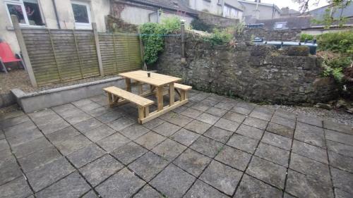 Muine Bheag Apartamento | Small Town House, Barrow Lane, Bagenalstown, Carlow