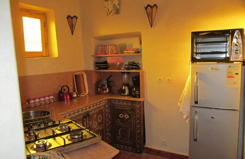 Ahmar Laglalcha Casa | Small typical house in Moroccan village
