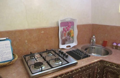 Ahmar Laglalcha Casa | Small typical house in Moroccan village