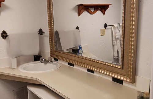 St. Maries Cabina | Small Unit Downstairs