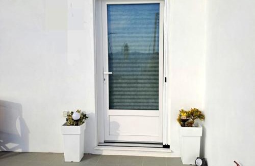 Nea Cryssi Akti Casa | Small Villa 4 two