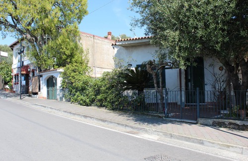 Palinuro Villa | Pequeña villa con jardín, plaza de aparcamiento, acceso privado al mar 4 + 2 camas