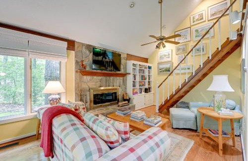 Lake Sequoyah Casa | Smallwood Cute Highlands Home with Screened Porch!